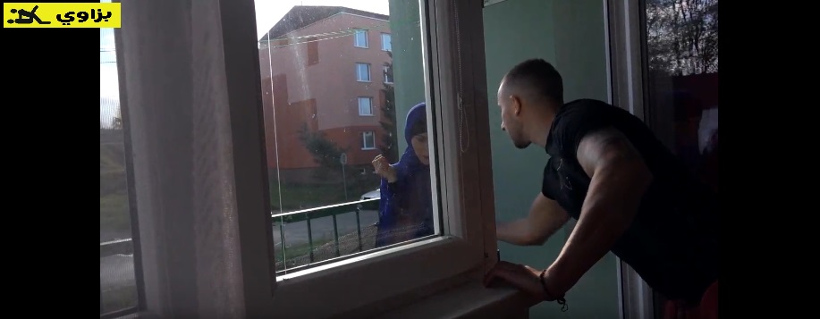 سكس عربي بنت عاهرة محجبة تخون زوجها مع شاب اجنبي في منزله
