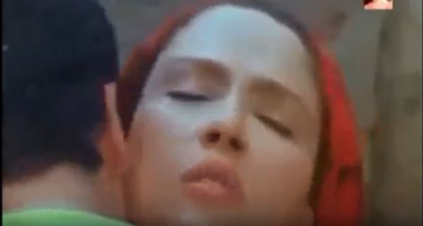 سكس الفنانة لوسي نيك من فيلم مصري علي السطوح وتقفيش بزاز